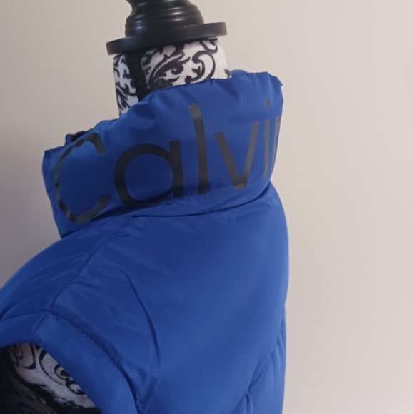 Calvin Klein - Picture 2 of 7